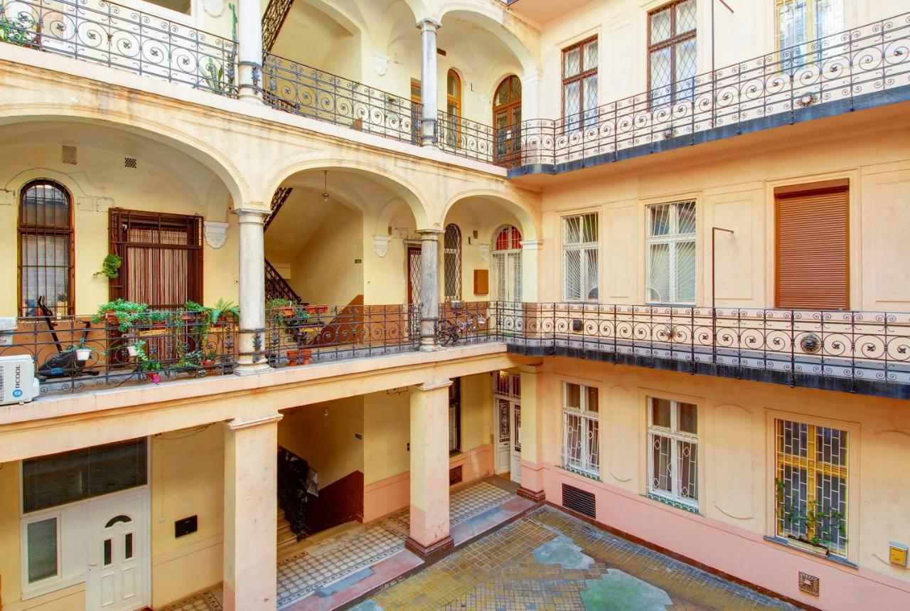 Mandy Apartments Budapest Exteriör bild